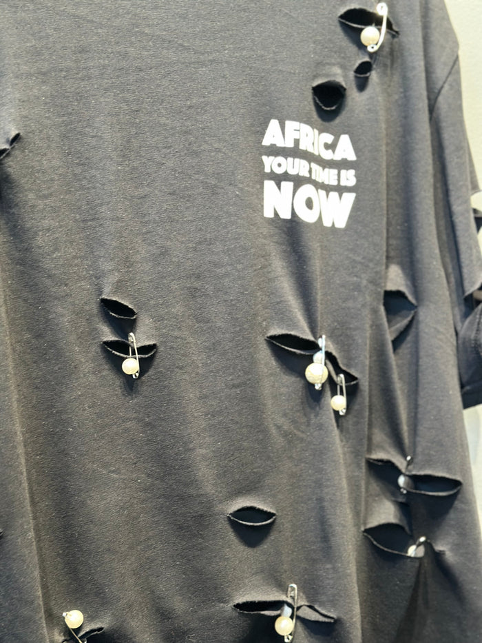Noza Tee