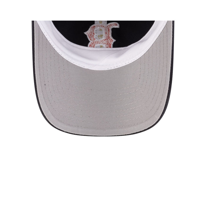 https://cdn.shopify.com/s/files/1/0601/2554/4675/files/60758488_9TWENTY_MLB25XOVO_BOSRED_NAVY_UV.jpg?v=1753126194