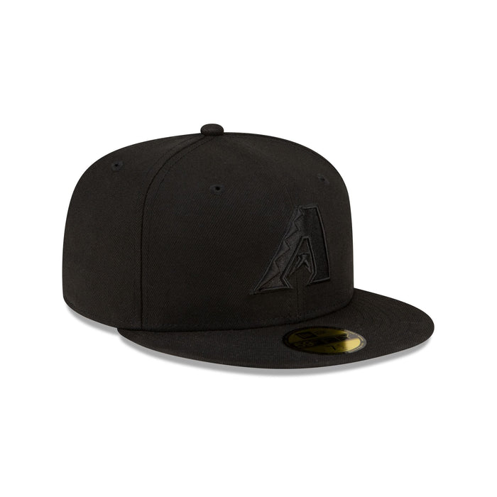 https://cdn.shopify.com/s/files/1/0601/2554/4675/files/60496203_59FIFTY_BASIC_ARIDIA_BLKBLK_3QR.jpg?v=1705601000