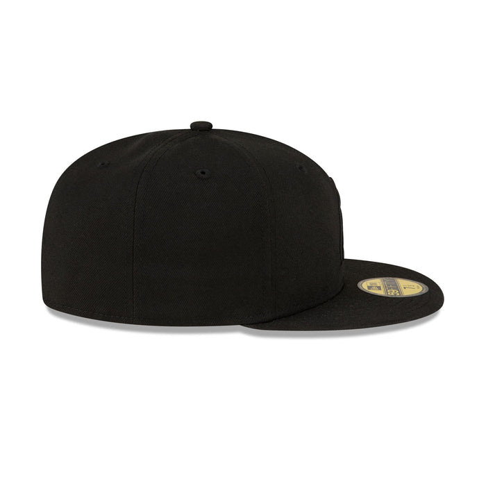 https://cdn.shopify.com/s/files/1/0601/2554/4675/files/60496203_59FIFTY_BASIC_ARIDIA_BLKBLK_RSIDE.jpg?v=1705601000