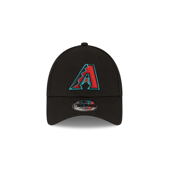 https://cdn.shopify.com/s/files/1/0601/2554/4675/files/60495370_60498446_9FORTY_THELEAGUEALT_ARIDIA_BLKBLK_F.jpg?v=1705601002