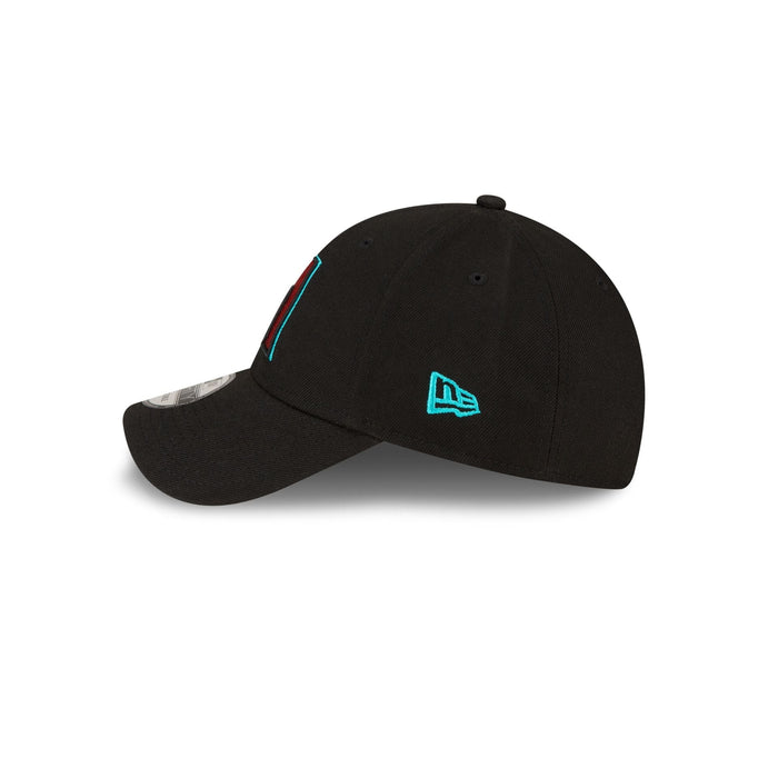 https://cdn.shopify.com/s/files/1/0601/2554/4675/files/60495370_60498446_9FORTY_THELEAGUEALT_ARIDIA_BLKBLK_LSIDE.jpg?v=1705601002