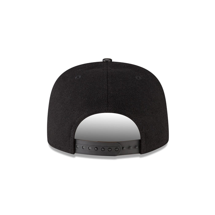 https://cdn.shopify.com/s/files/1/0601/2554/4675/files/60767892_9FIFTYAF_PICTURE_DAY25_BOSRED_XBK_R.jpg?v=1756387896
