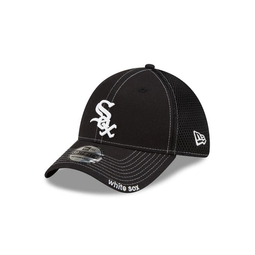 https://cdn.shopify.com/s/files/1/0601/2554/4675/files/60286955_39THIRTY_MLBSTOCK_CHIWHI_BLACK_3QL.jpg?v=1715264996