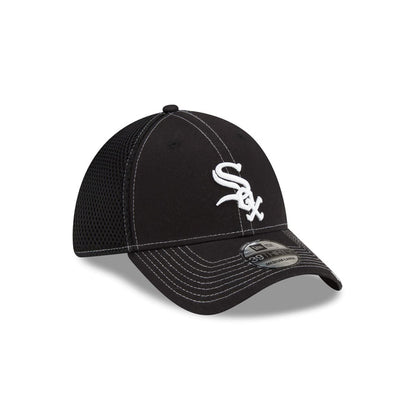 https://cdn.shopify.com/s/files/1/0601/2554/4675/files/60286955_39THIRTY_MLBSTOCK_CHIWHI_BLACK_3QR.jpg?v=1715264996