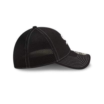 https://cdn.shopify.com/s/files/1/0601/2554/4675/files/60286955_39THIRTY_MLBSTOCK_CHIWHI_BLACK_RSIDE.jpg?v=1715264996