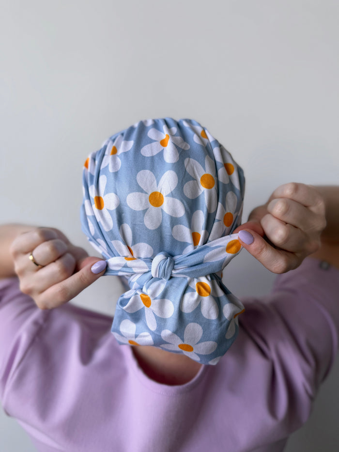 CloudCaps Scrub Cap | Blue Daisies