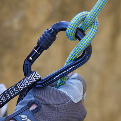 Element Screw Lock - belaying with Munter Hitch
