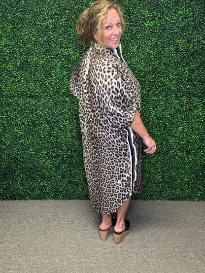 Entro Flirty Leopard Midi Dress