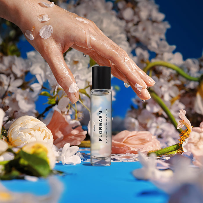 Heretic Parfum-Florgasm-Body-01_PDP_HERETICPARFUM_FLORGASM15ML_LIFESTYLE-The Detox Market |
