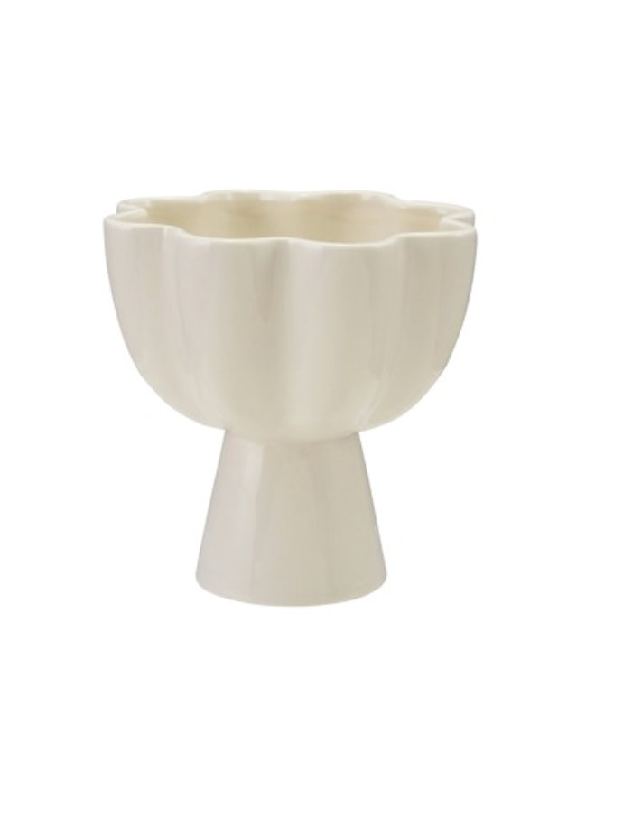 Flower shaped pedestal