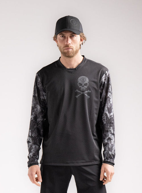 Rudie Is 6ft 2" And Wears Size: M | Hem Studio Image Of Model Wearing Force Cadence Mtb Jersey In  (SS Model)