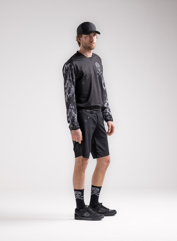 Rudie Is 6ft 2" And Wears Size: M | Hem Studio Image Of Model Wearing Force Cadence Mtb Jersey In  (SS Model)