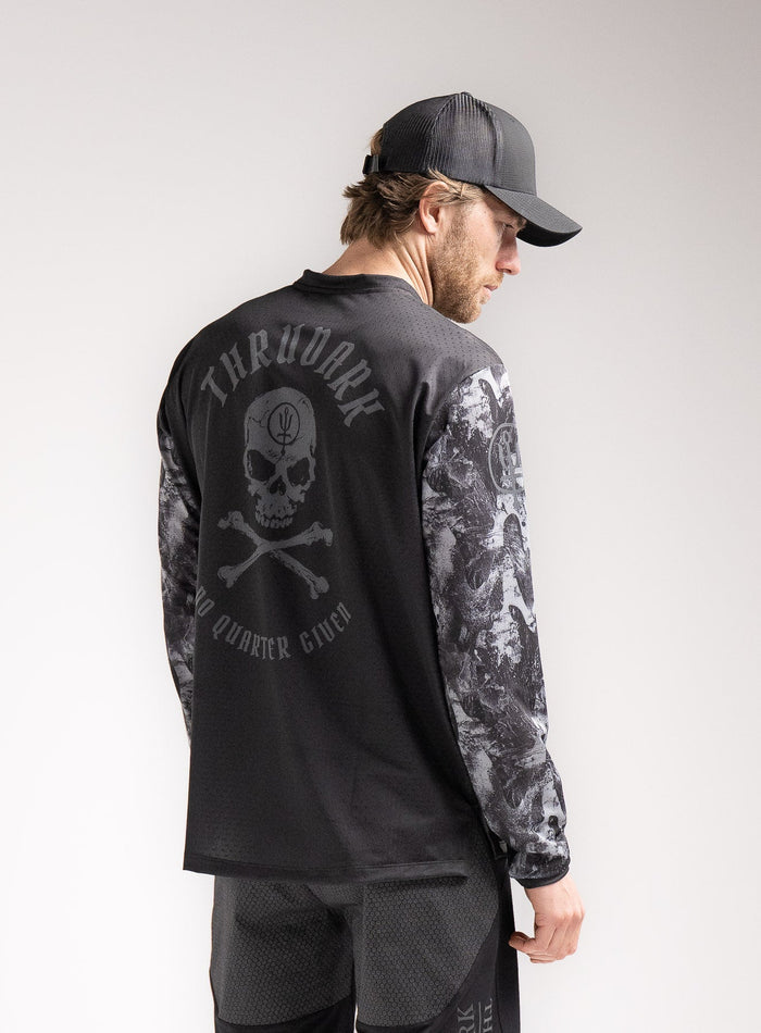 Rudie Is 6ft 2" And Wears Size: M | Hem Studio Image Of Model Wearing Force Cadence Mtb Jersey In  (SS Model)
