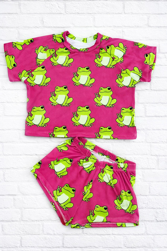 Frogs Modest Crop Raglan & Breezy Shorts