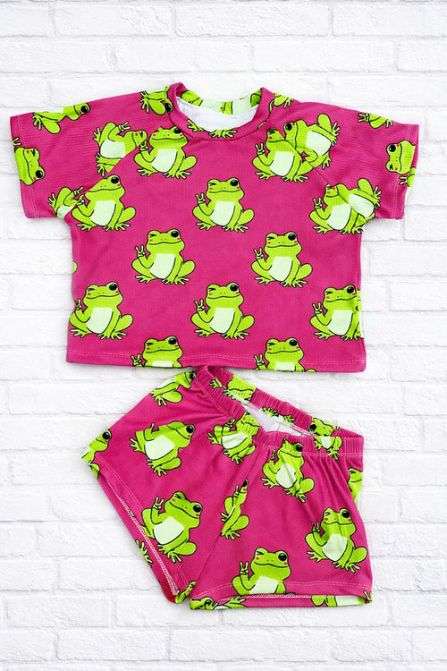 Frogs Modest Crop Raglan & Breezy Shorts