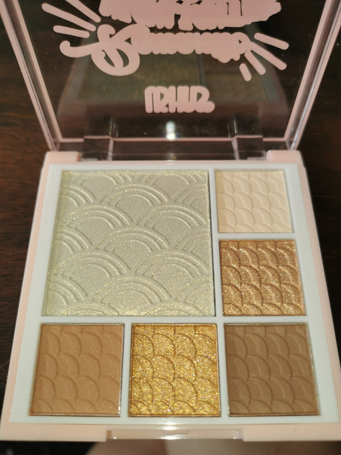 Highlighter + eyeshadow pallet
