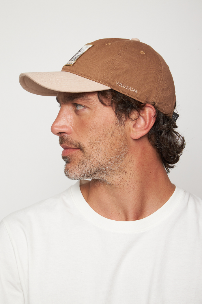 Jockey Árbol Alerce Milenario Con Causa Camel CHIP NFC
