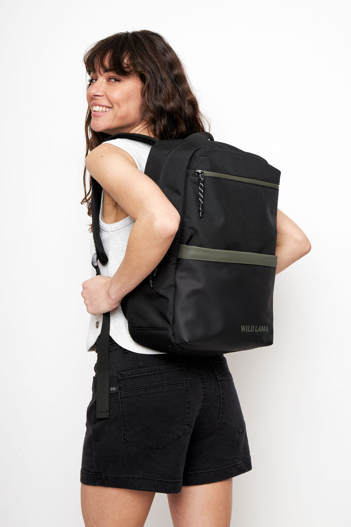 Mochila Nera Reciclada Negra con Verde