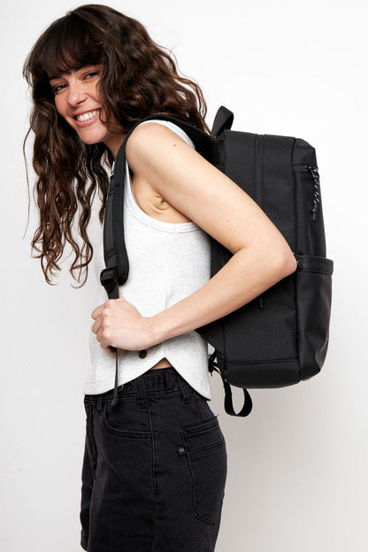 Mochila Nera Reciclada Negra