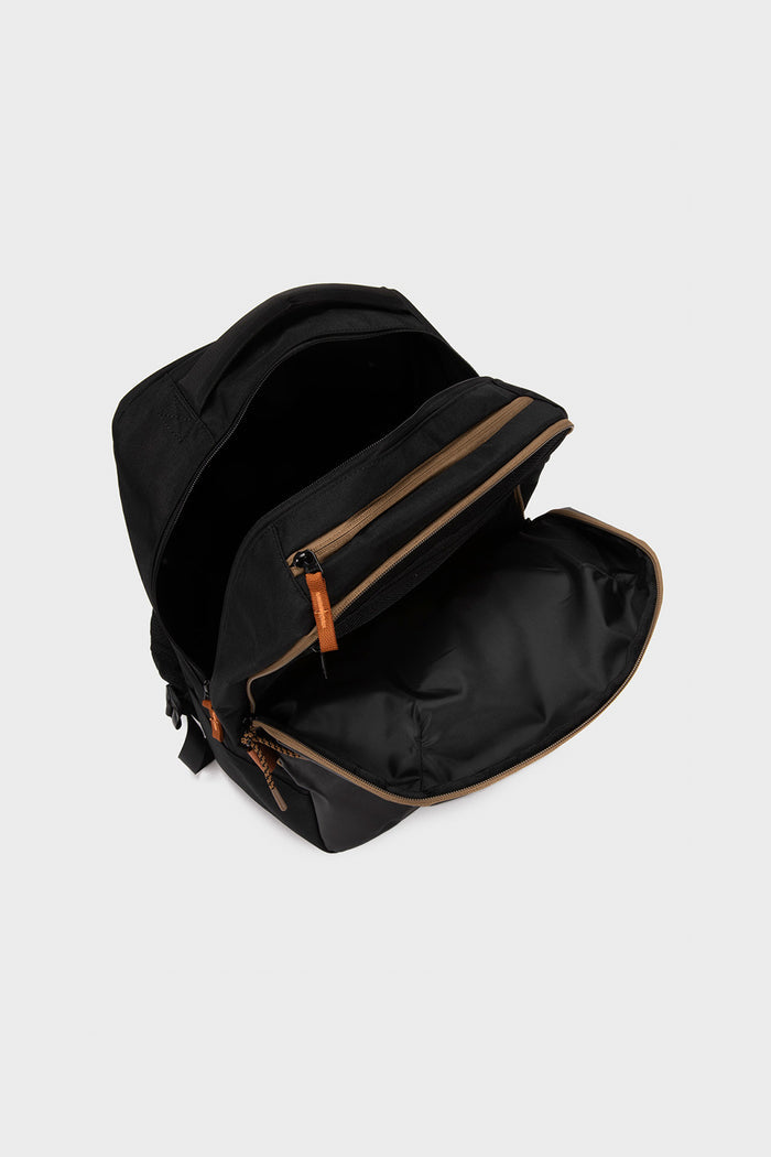 Mochila Travel Nala M Reciclada Negra 32L.