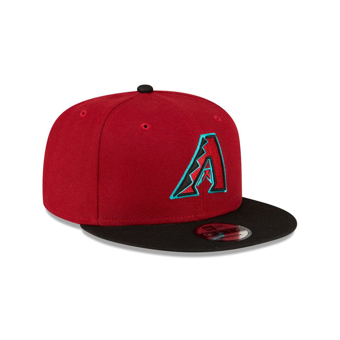 https://cdn.shopify.com/s/files/1/0601/2554/4675/files/60496177_9FIFTY_BASICSNAP_ARIDIA_OTCBLK_3QR.jpg?v=1705601001