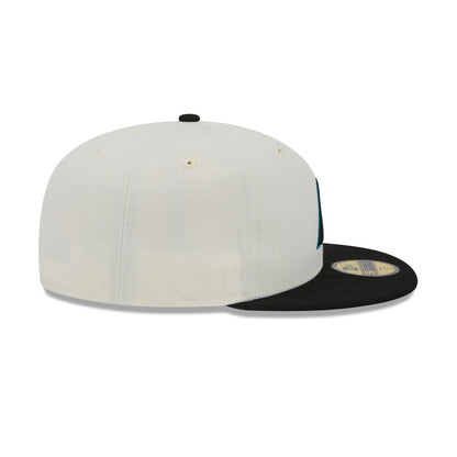https://cdn.shopify.com/s/files/1/0601/2554/4675/files/60439151_59FIFTY_5950EGCHWOTCOTC_ARIDIA_CHW_RSIDE.jpg?v=1713795117