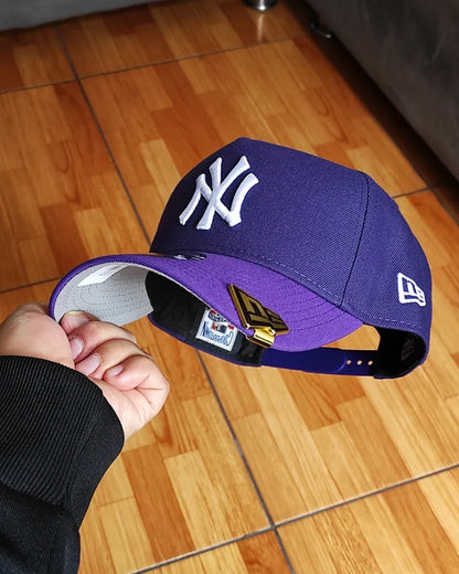 New Era New York Yankees world series 1999 Morado 2 tonos  9FORTY A-FRAME