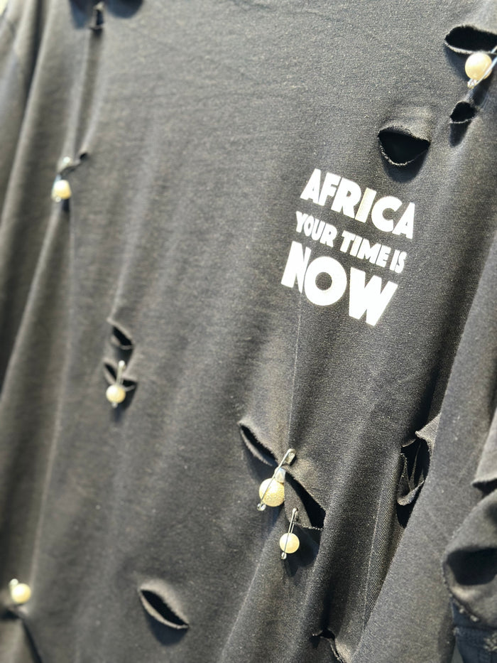 Noza Tee