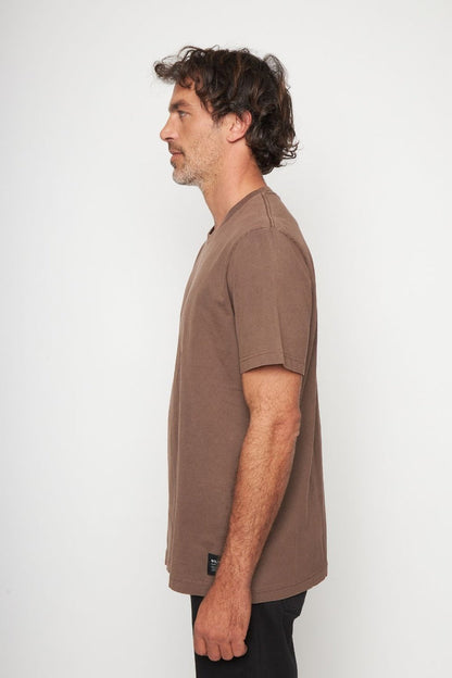 Polera Bat Orgánica Café Hombre