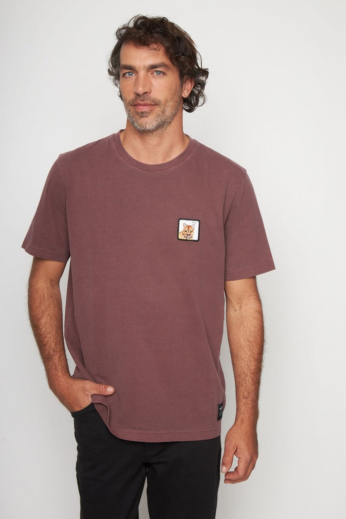 Polera Bat Parche Orgánica Burdeo Puma Hombre