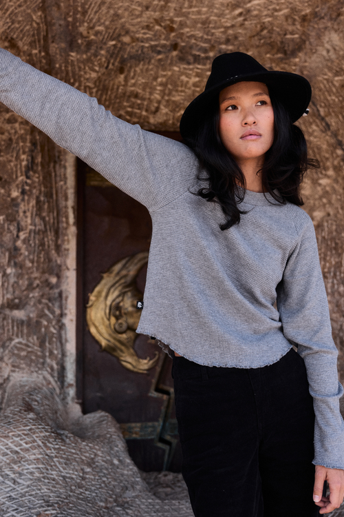 Polera Mora Gris Mujer