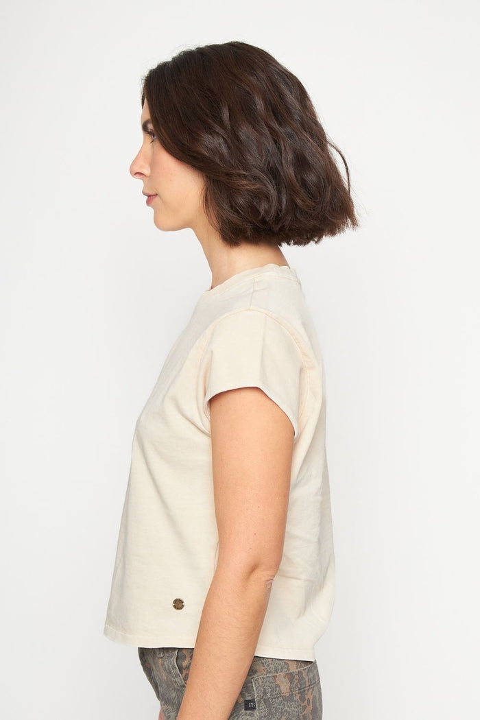 Polera Sari Orgánica Beige Mujer