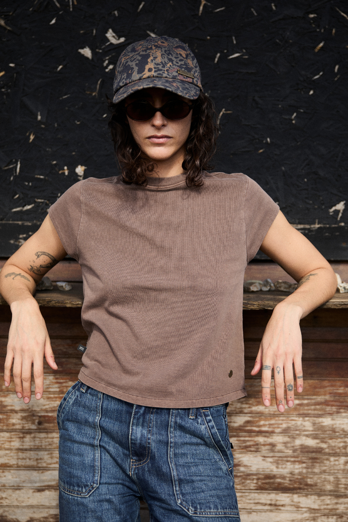 Polera Sari Organica Café Mujer