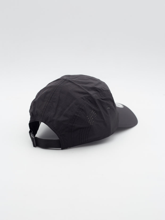 Runner Tech Midi New York Yankees 5 Panel Black