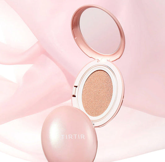 It offers flawless, natural coverage with long-lasting adhesion. Its lightweight formula provides a smooth, matte finish