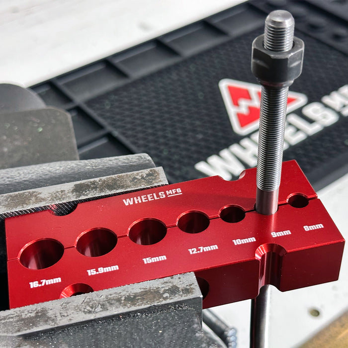 Vise Shaft Clamp Small - For small sized common axle and suspension components